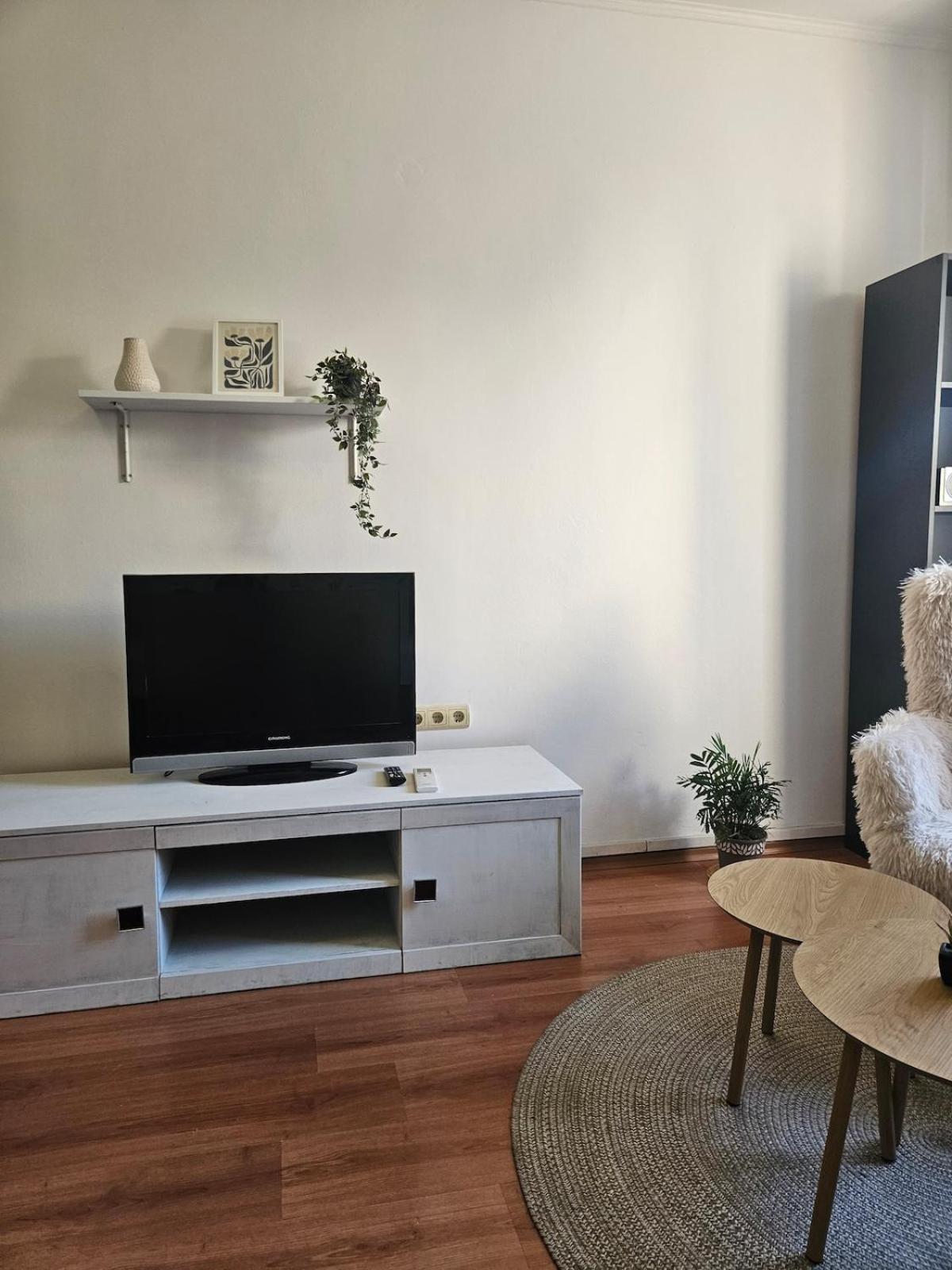 Center Park Apartment *